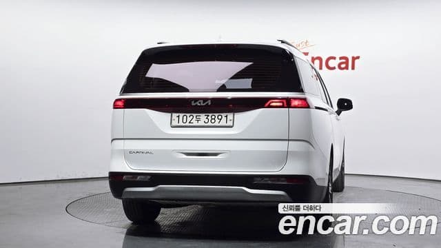 Kia Carnival 2022 — ფოტო 4/20