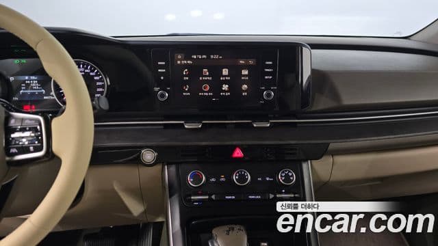 Kia Carnival 2022 — ფოტო 13/20