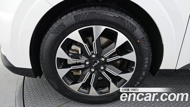 Kia Carnival 2023 — фото 5 из 20