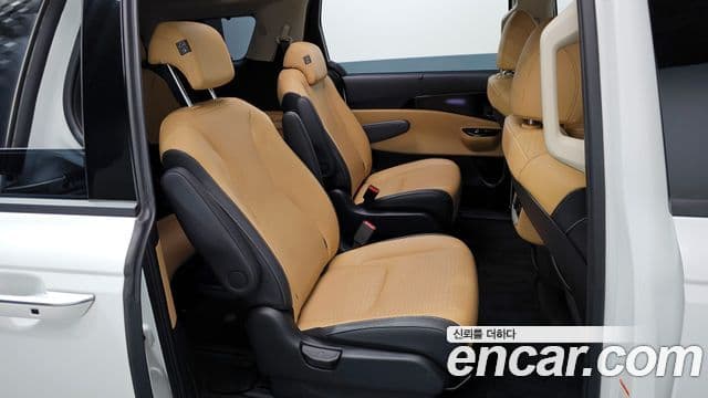 Kia Carnival 2023 — Şəkil 12/20