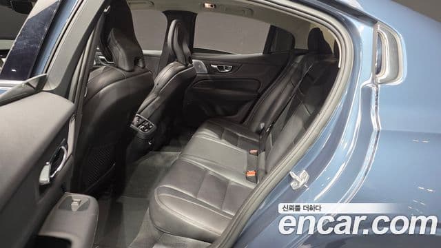 Volvo S60 2019 — Photo 27/30