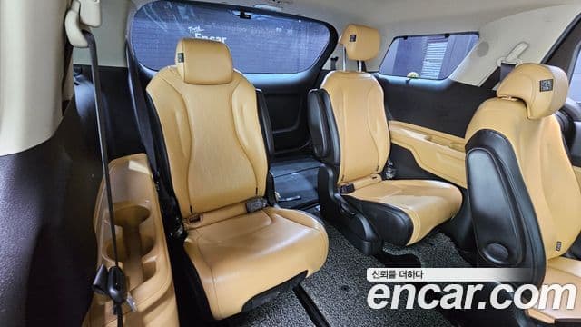 Kia Carnival 2021 — Фото 19/20