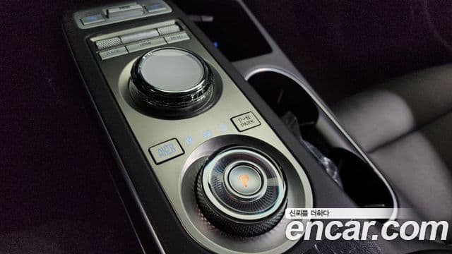 Genesis GV70 2021 — Şəkil 9/20
