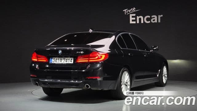 BMW 5 Series 2019 — Şəkil 2/20