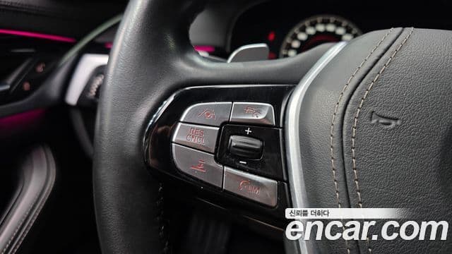 BMW 5 Series 2019 — Şəkil 15/20