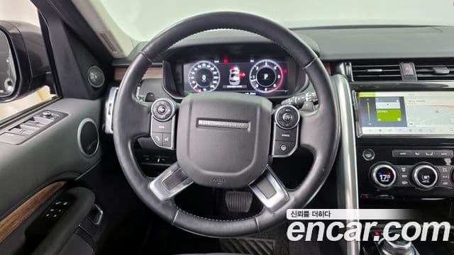 Land Rover Discovery 5 2018 — ფოტო 4/20