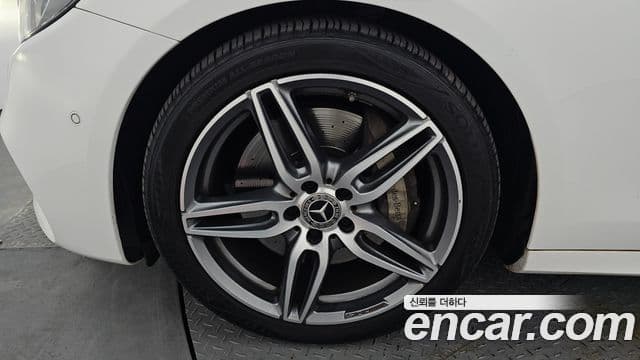 Mercedes-Benz E-Class 2019 — ფოტო 5/20