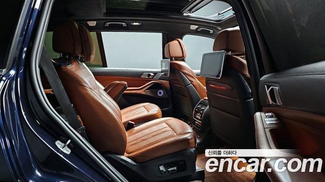 BMW X7 2021 — Фото 11/20