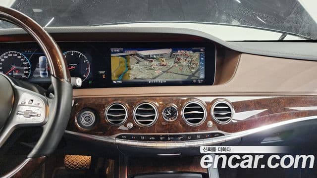 Mercedes-Benz S-Class 2019 — ფოტო 17/20