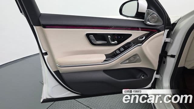 Mercedes-Benz S-Class 2022 — Photo 29/35