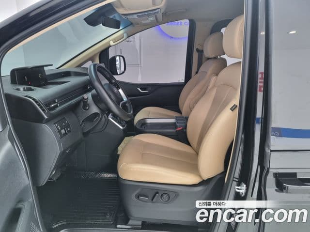 Hyundai Staria 2024 — ფოტო 11/20