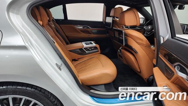 BMW 7 Series 2020 — ფოტო 11/20