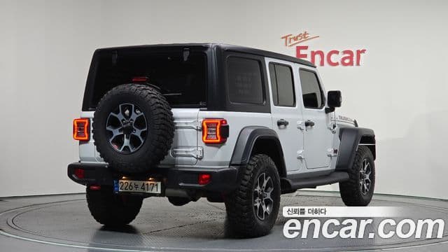 Jeep Wrangler 2021 — ფოტო 2/20