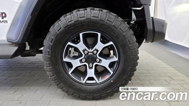 Jeep Wrangler 2021 — ფოტო 5/20