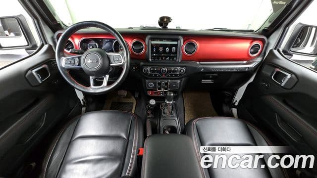 Jeep Wrangler 2021 — ფოტო 7/20
