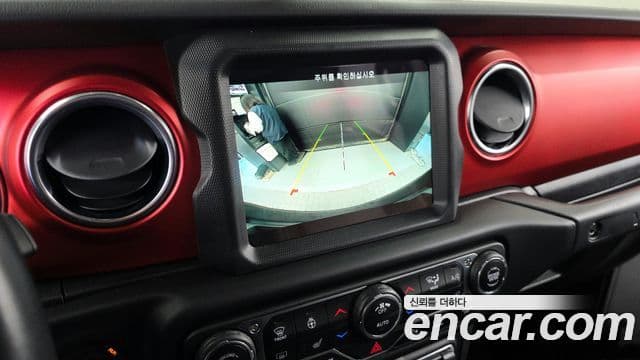 Jeep Wrangler 2021 — ფოტო 15/20