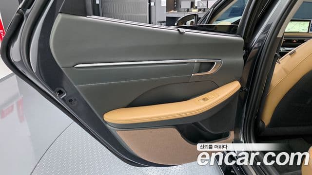 Hyundai Sonata Hybrid 2020 — Photo 22/34