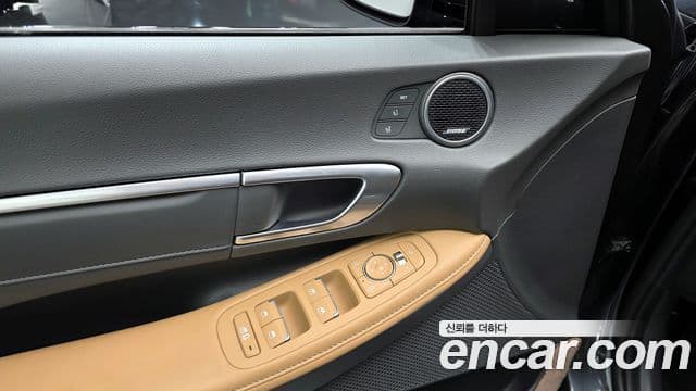 Hyundai Sonata Hybrid 2020 — Photo 10/34