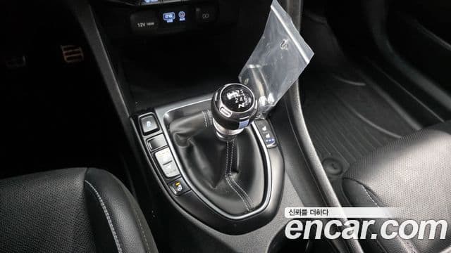 Hyundai Veloster 2020 — Фото 9/20