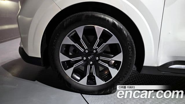 Kia Carnival 2020 — фото 5 из 20