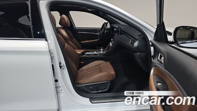 Genesis G70 2018 — Photo 16/34