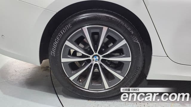 BMW 3 Series 2022 — ფოტო 5/20