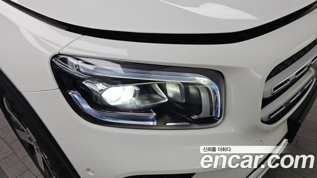 Mercedes-Benz GLB-Class 2020 — Photo 32/34