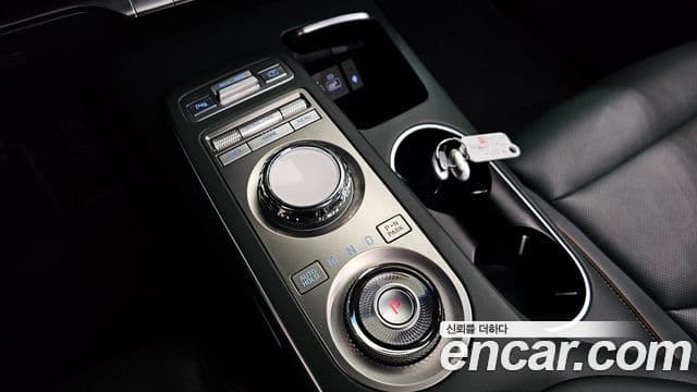 Genesis GV70 2021 — Şəkil 9/20