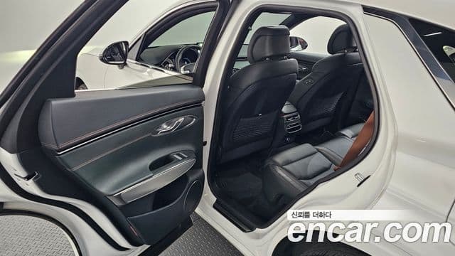 Genesis GV70 2021 — Photo 3/37