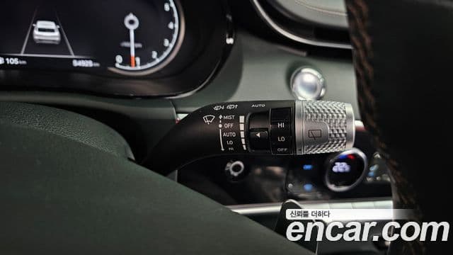 Genesis GV70 2021 — Photo 8/37