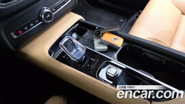 Volvo XC90 2025 — ფოტო 9/20