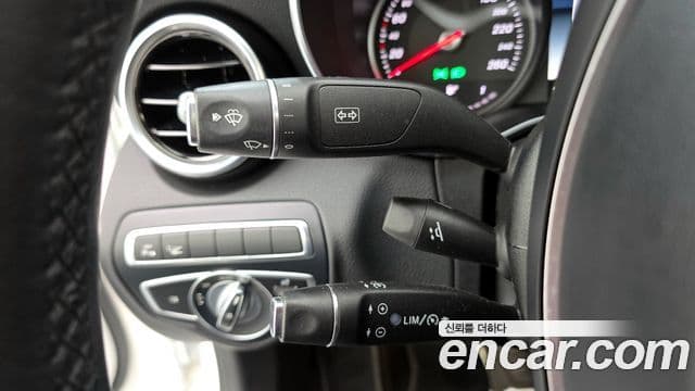 Mercedes-Benz C-Class 2018 — ფოტო 16/20