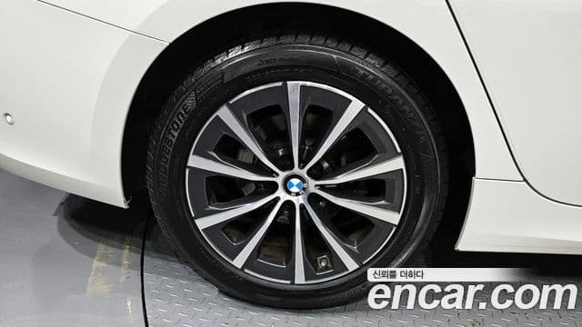BMW 3 Series 2019 — Фото 5/20