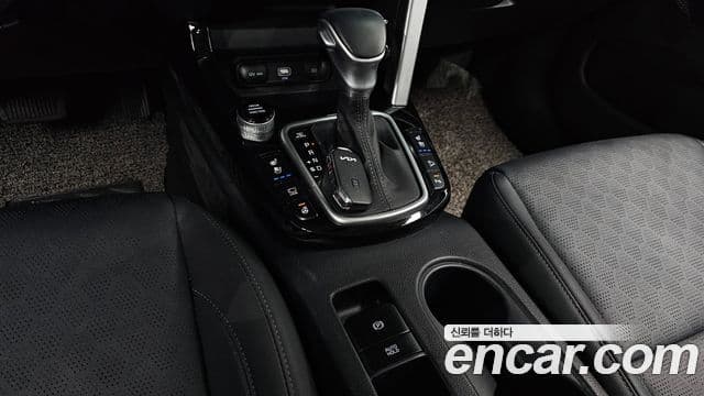 Kia Seltos 2021 — ფოტო 9/20