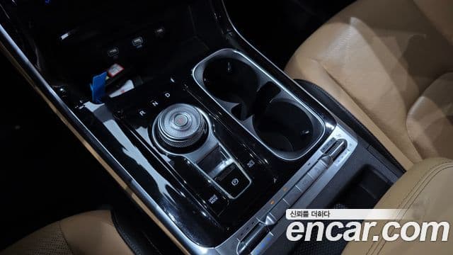 Kia Carnival 2022 — фото 9 из 20