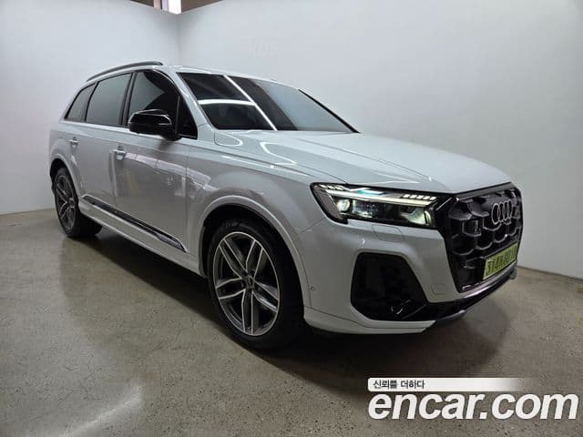 Audi Q7 2025 — Şəkil 8/18