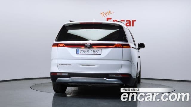 Kia Carnival 2021 — Фото 4/20