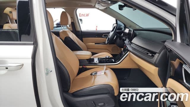 Kia Carnival 2021 — Фото 11/20