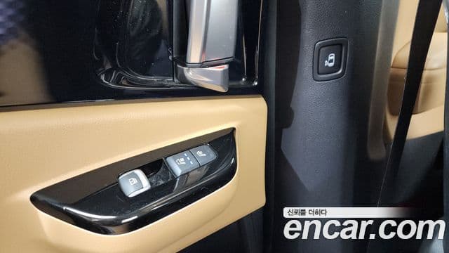 Kia Carnival 2021 — Фото 18/20