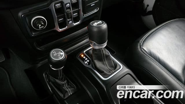 Jeep Wrangler 2019 — Şəkil 9/20