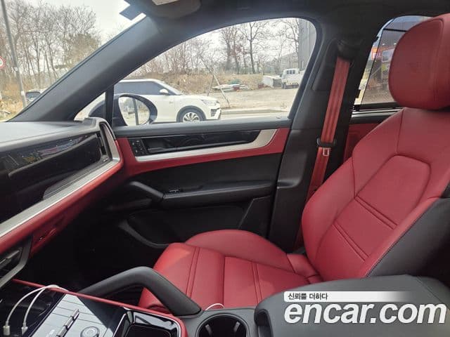 Porsche Cayenne 2025 — Şəkil 7/15
