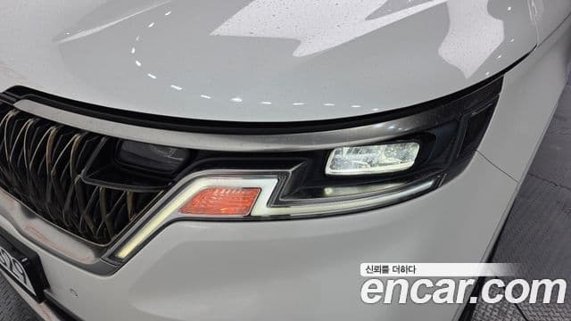 Kia Carnival 2023 — Photo 7/36