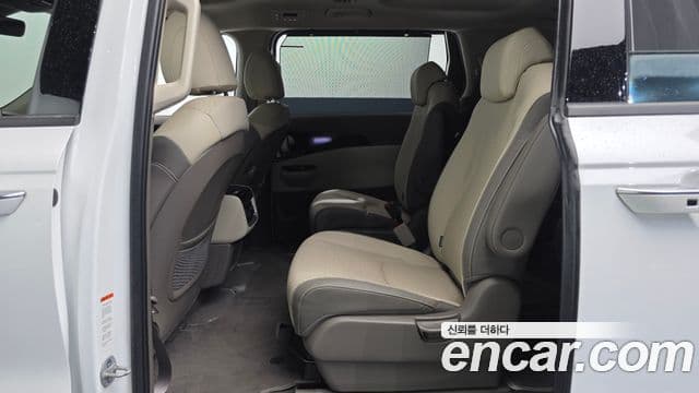 Kia Carnival 2023 — Photo 34/36