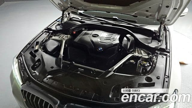 BMW 5 Series 2021 — Photo 9/20