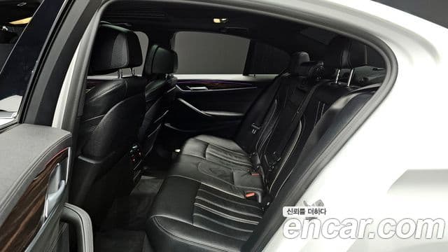 BMW 5 Series 2021 — Photo 10/20