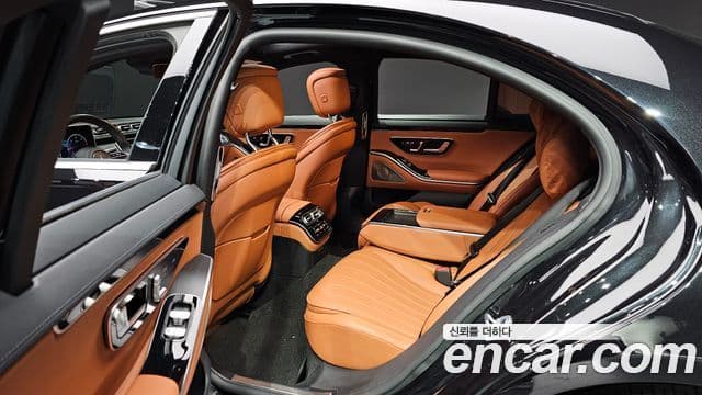 Mercedes-Benz S-Class 2022 — Photo 11/20