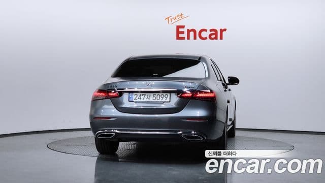 Mercedes-Benz E-Class 2021 — ფოტო 4/20