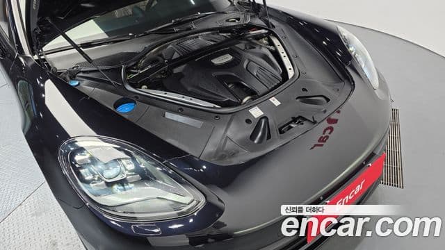 Porsche Panamera 2018 — Şəkil 6/20