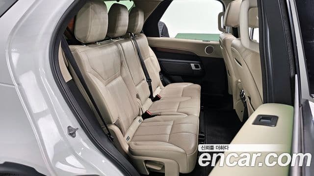 Land Rover Discovery 5 2019 — фото 11 из 20