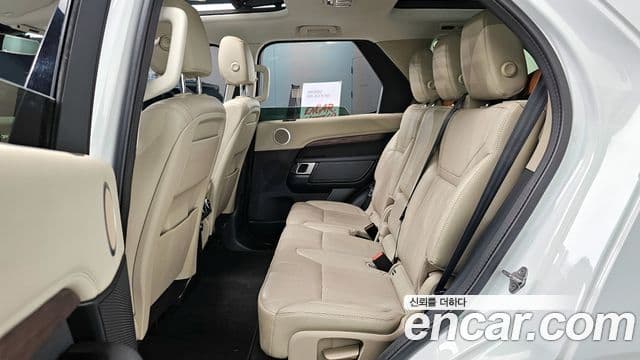 Land Rover Discovery 5 2019 — фото 12 из 20